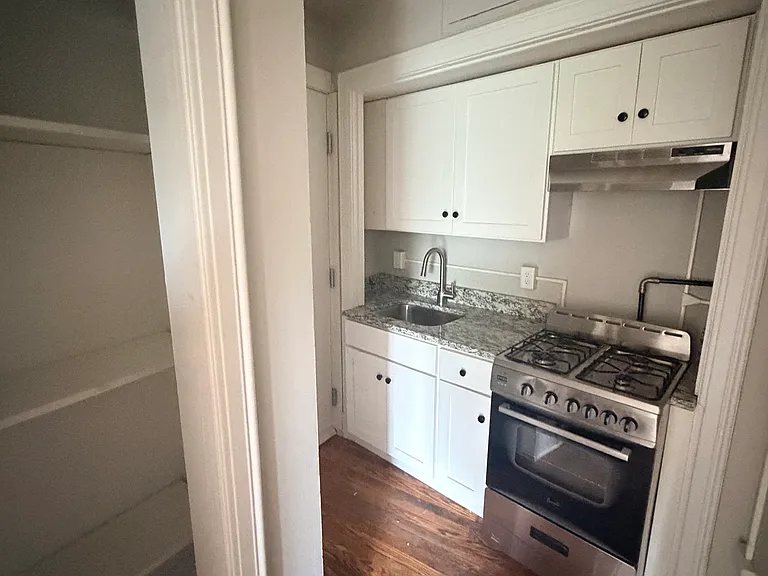 1175 Chapel St #4O1 — Photo 5