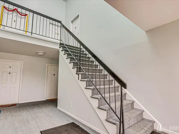 132-H Beverly Hill Ter, Woodbridge, NJ 07095