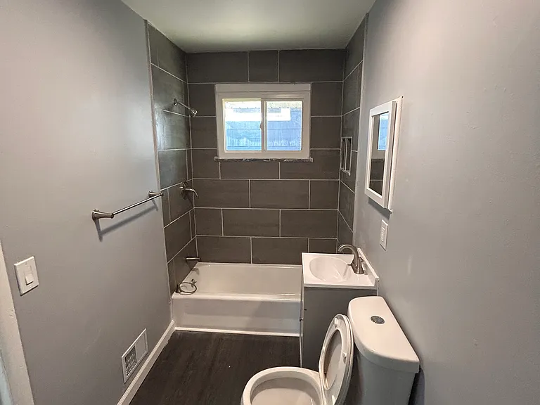 112 S Warren Ave #106 — Photo 5
