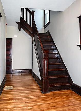 2nd image of 3334 Cambridge Ave