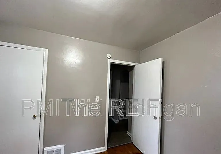 813 Alvord Ave — Photo 12