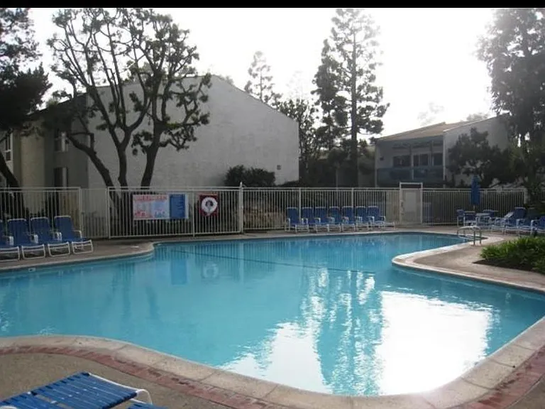 Heated Pool (2 pools on the community)