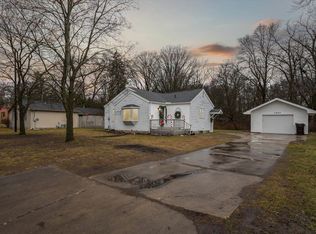 5807 Sturgeon Ave, Midland, MI 48640