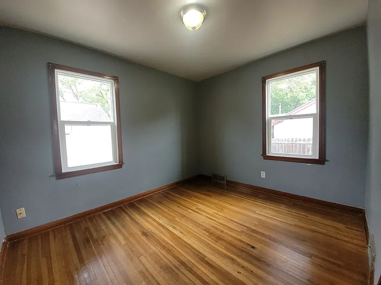 3115 E Seedling Mile Rd — Photo 6
