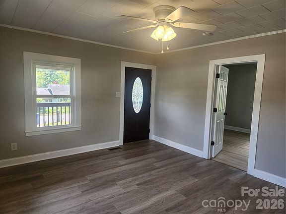 4th image of 8 N Summit Ave