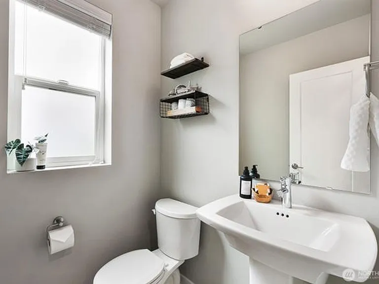 6633 NE 188th Ct #6 — Photo 24