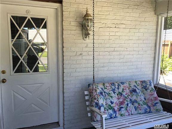 3rd image of 39 N Emerson Ave