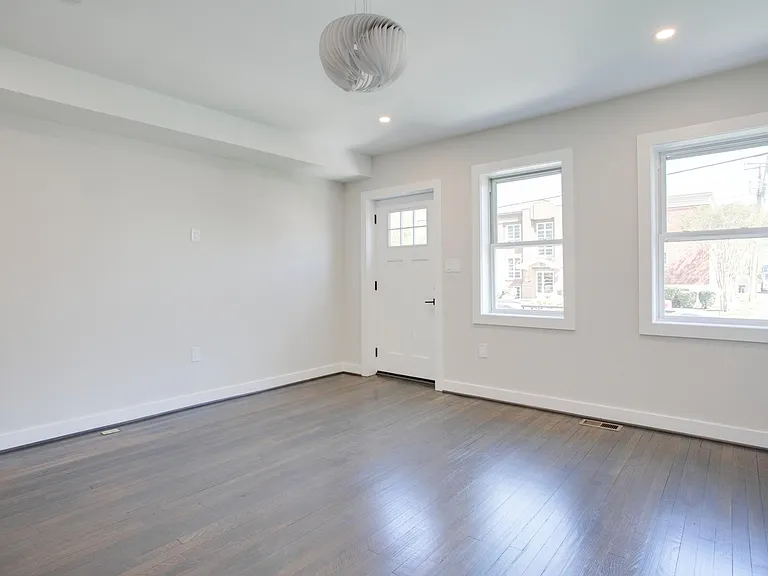 1214 Oronoco St — Photo 14