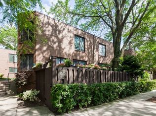 1623 N Vine St, Chicago, IL 60614