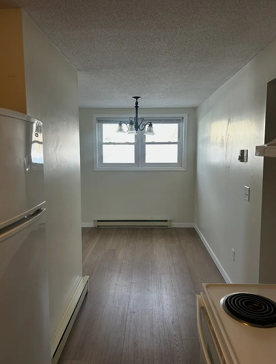 Building Photo - 205 Mooers Ave SE #4
