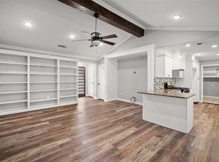 710 W Harwood Rd, Euless, TX 76039