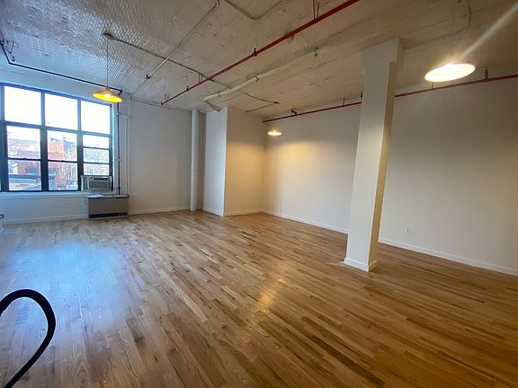 4th image of 205 McKibbin St #308