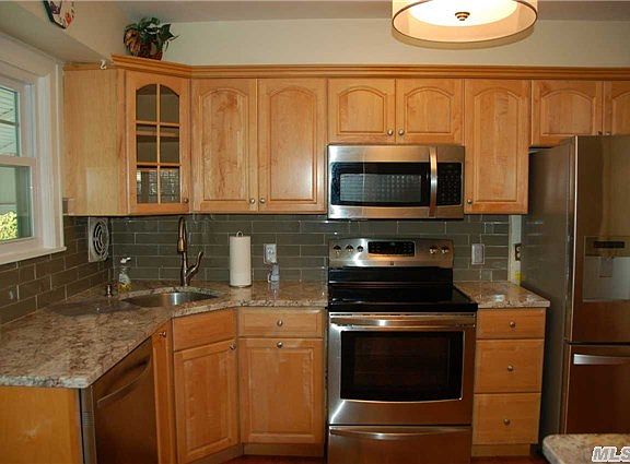 4th image of 280 Van Cott Ave #1