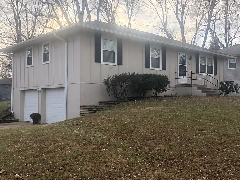 916 NE Wien Ave — Photo 14