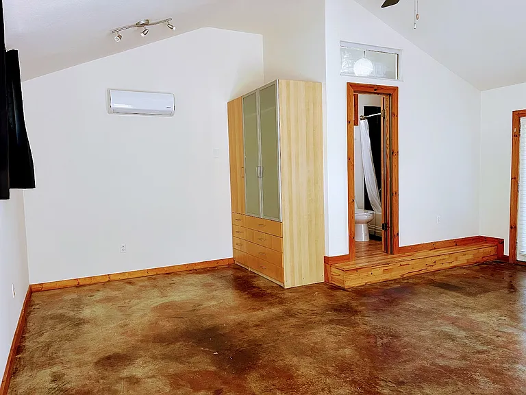 3410B Werner Ave — Photo 3