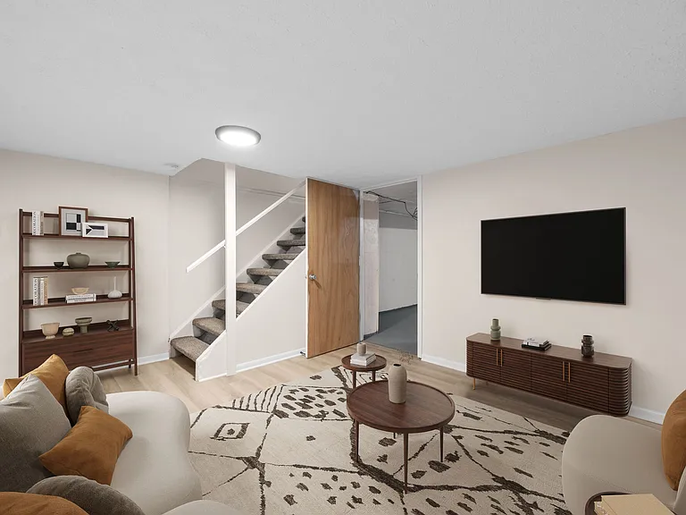 Hyde Park Townhomes — Photo 8
