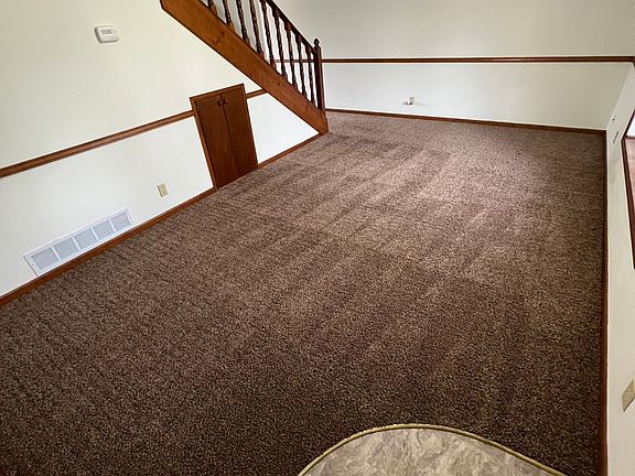 3rd image of 737 W 8th St #4