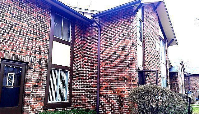 1st image of 18W165 Standish Ln