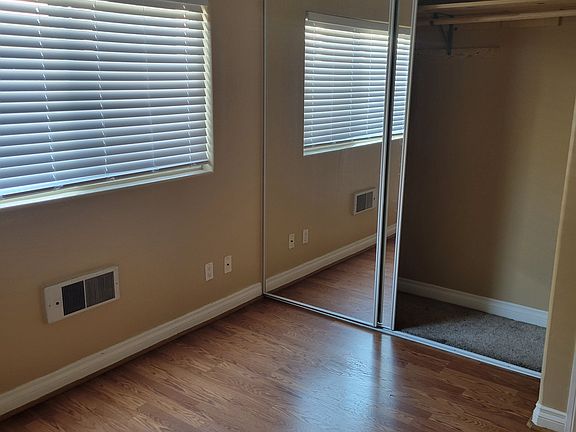 4th image of 800 N Mollison Ave N #11