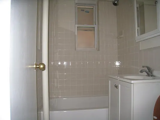 Rented by Alexiou Realty | media 1