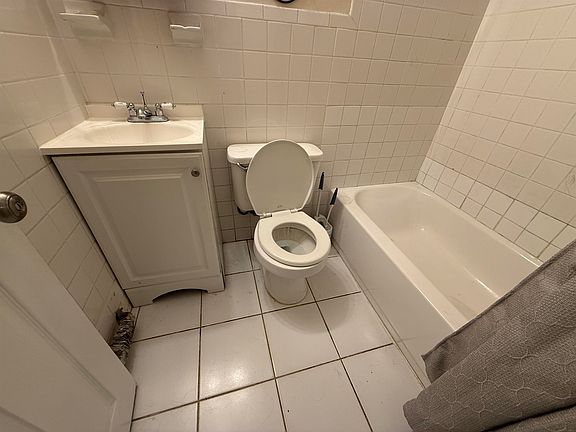 4th image of 619 38th St