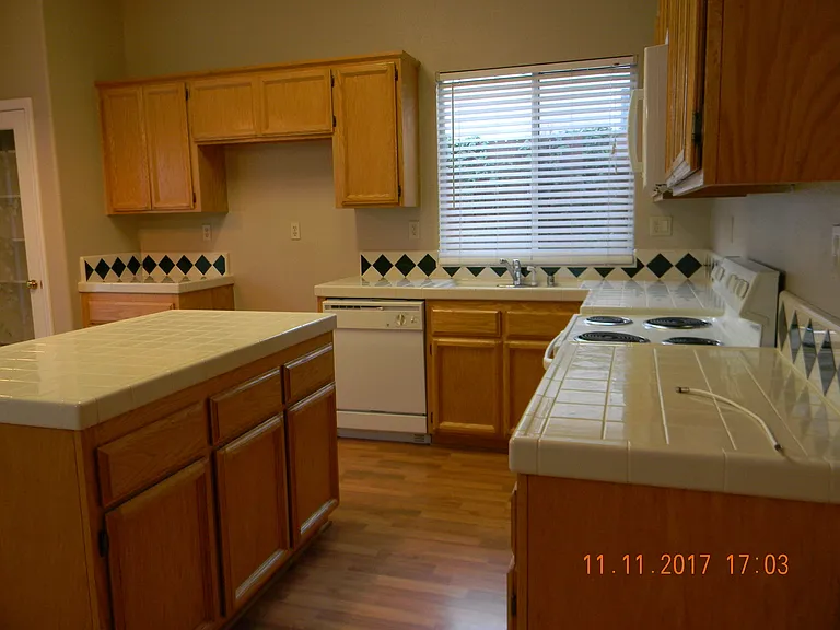 589 Alden Way — Photo 20
