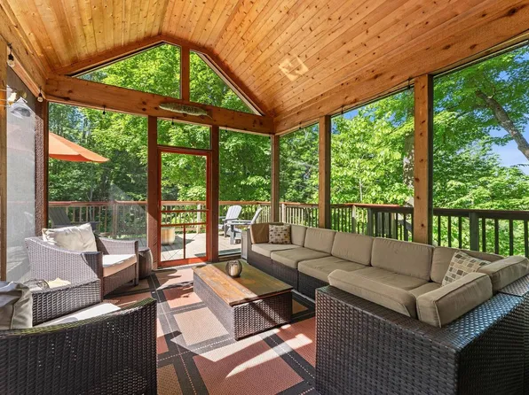 S609 E Redstone Dr, La Valle, WI 53941