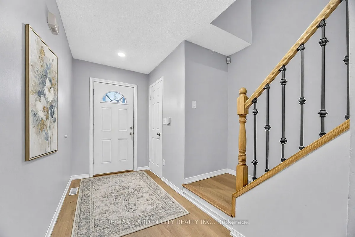 Building Photo - 2 Royalwood Ct #59