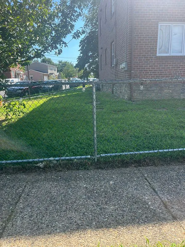 1 bed, 1.0 bath, 1428 sqft, $1,300 — Photo 2