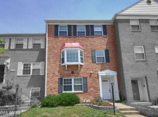 8126 Larkin Ln, Vienna, VA 22182