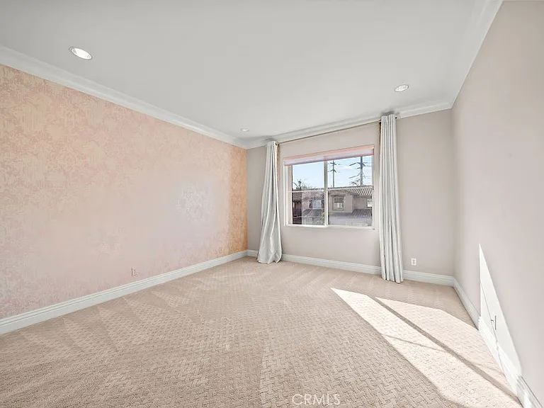 6 Petria — Photo 26