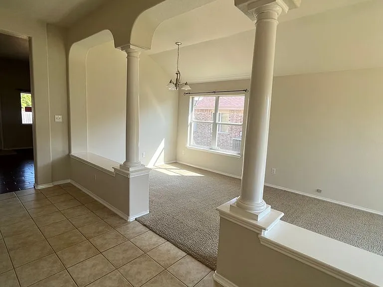 1607 Schottische Ln — Photo 4