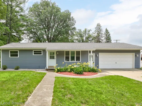 4897 Center St, Millington, MI 48746