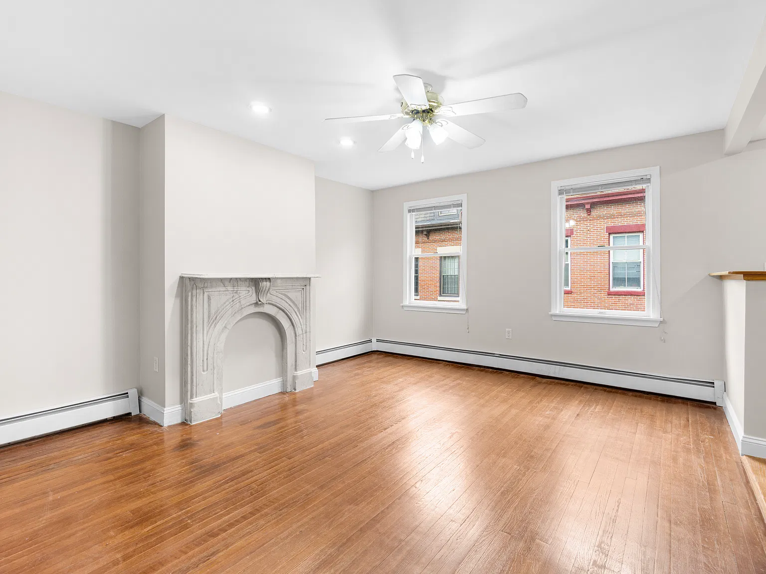 2 bed, 695 sqft, $2,200 — Photo 3