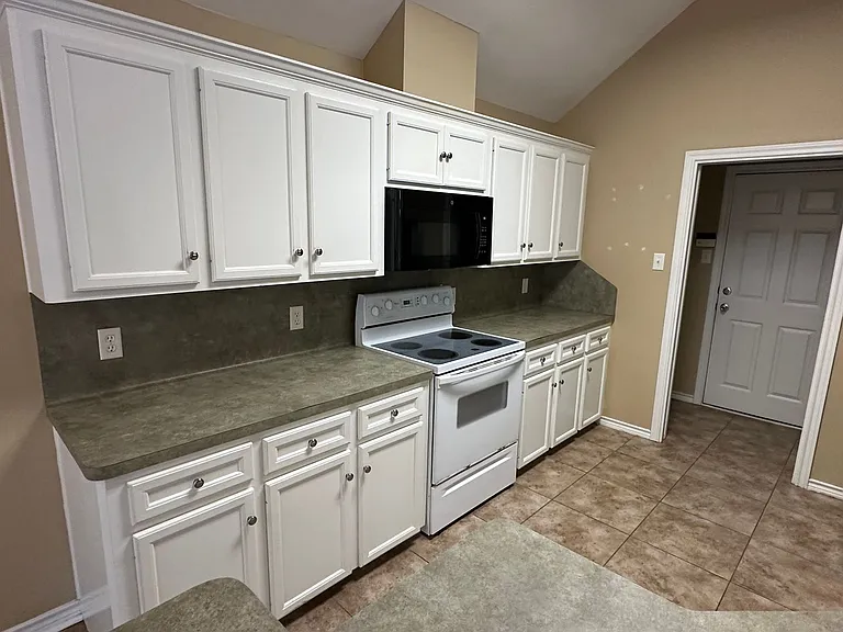 215 Landsburg Ct — Photo 29