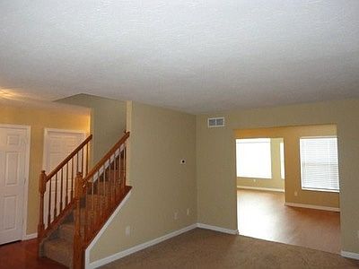 5th image of 8112 Essex Ave