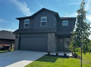 3827 Pinecrest St, Springdale, AR 72764