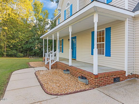 3rd image of 505 Vinson Rd