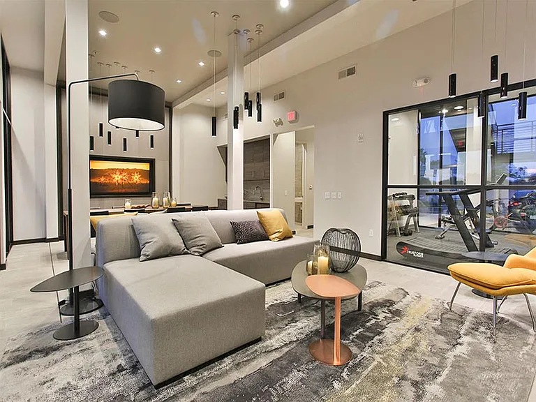 Dusk Scottsdale Apartments — Photo 6
