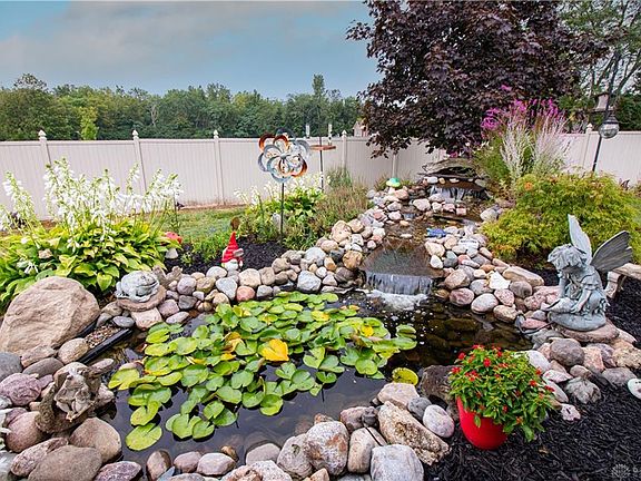 2nd image of 9192 Country Pond Trl