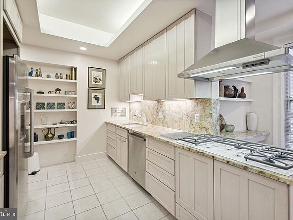 5th image of 4000 Cathedral Ave NW APT 613B