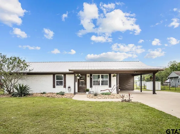 2304 N 6th St, Crockett, TX 75835