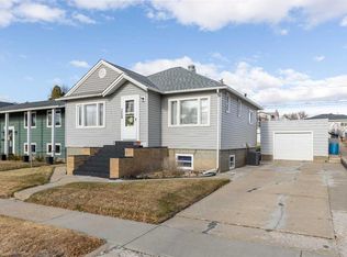 350 S 4th St SW, Medicine Hat, AB T1A4E6