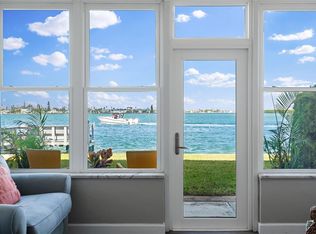 250 126th Ave APT 107, Treasure Island, FL 33706