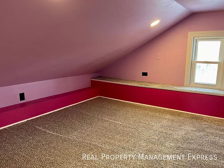 115 S Grange Ave — Photo 11