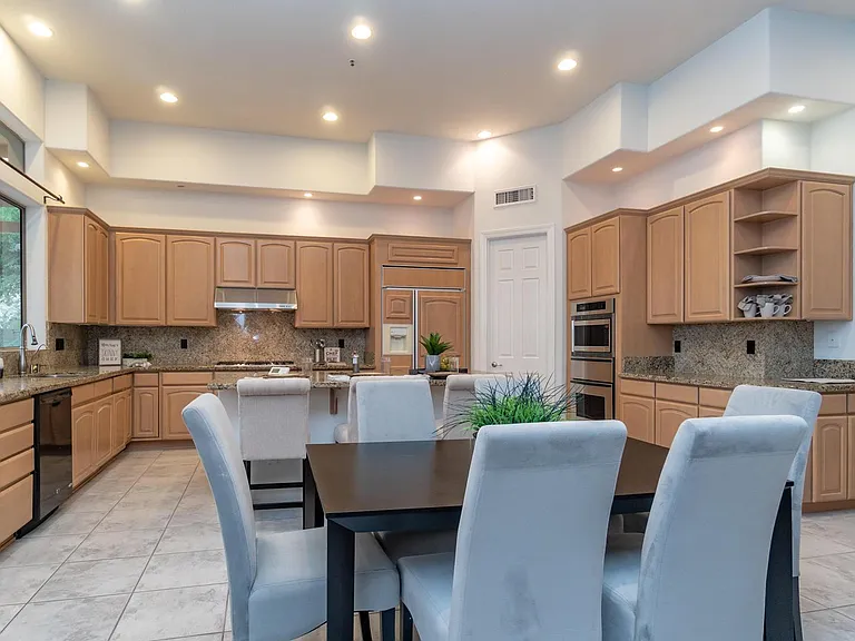 6461 E Crested Saguaro Ln — Photo 4