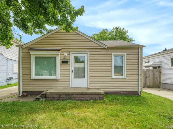 9029 Dudley St, Taylor, MI 48180