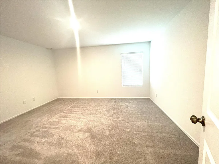 1499 Twilight Green Dr — Photo 9