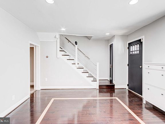 2nd image of 127 Cherrydell Rd