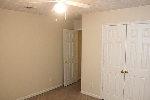5th image of 213 Elkchester Cir